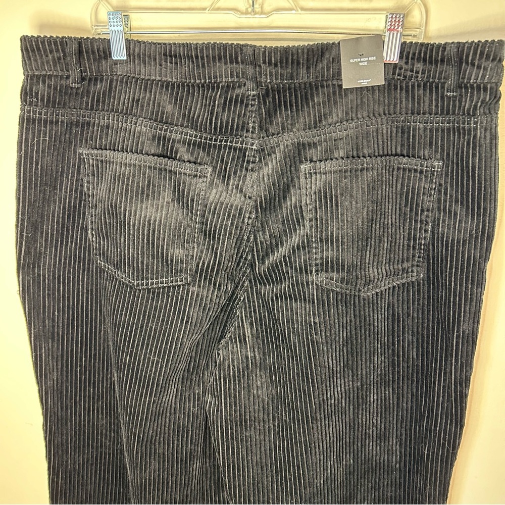 Vero Moda Curve Wide Leg Pants Sz.18  Black Wide Wale Corduroy Snaps Pockets NWT - Picture 6 of 15